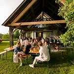 Holiday home Wald-Land-Hof Schloss Rosenau *