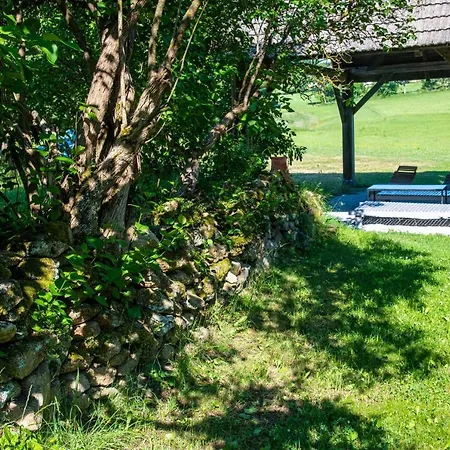 Wald-land-hof * Schloss Rosenau