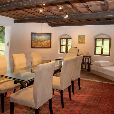 Ferienhaus Wald-land-hof Schloss Rosenau