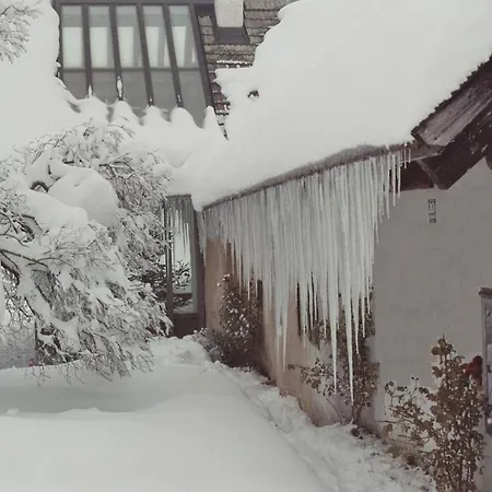 Wald-land-hof Schloss Rosenau