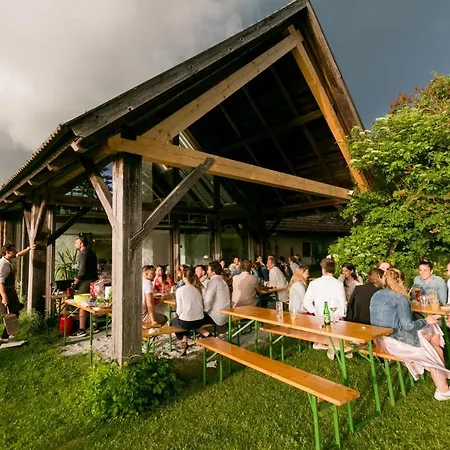 Wald-land-hof Schloss Rosenau