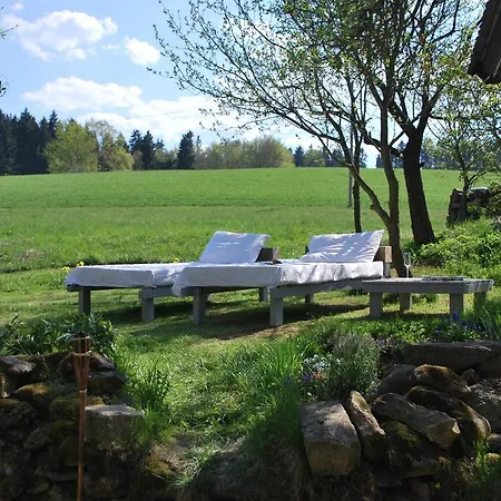 Wald-land-hof Schloss Rosenau