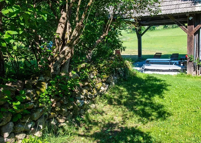 Wald-land-hof * Schloss Rosenau